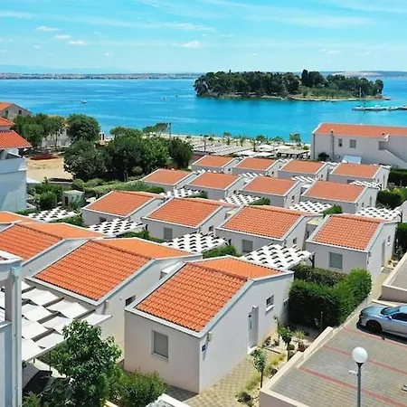 Dalmatia In With Swimming Pool, Cleaning Included * بريكو