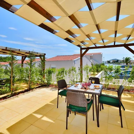 Dalmatia In With Swimming Pool, Cleaning Included * Preko