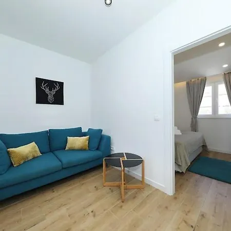 Dalmatia In With Swimming Pool, Cleaning Included