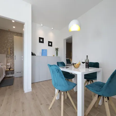 Dalmatia In With Swimming Pool, Cleaning Included شقة *