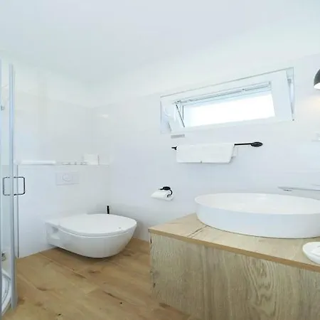 Apartment Dalmatia In With Swimming Pool, Cleaning Included *