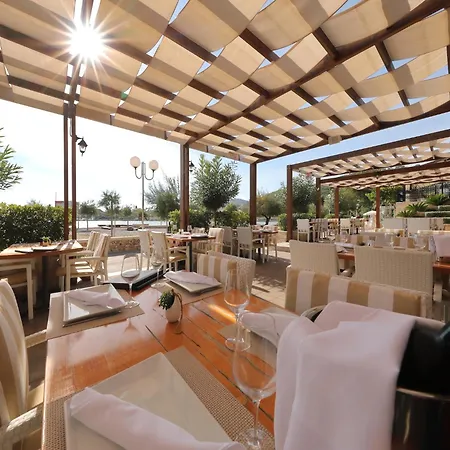 Dalmatia In With Swimming Pool, Cleaning Included Apartment Preko