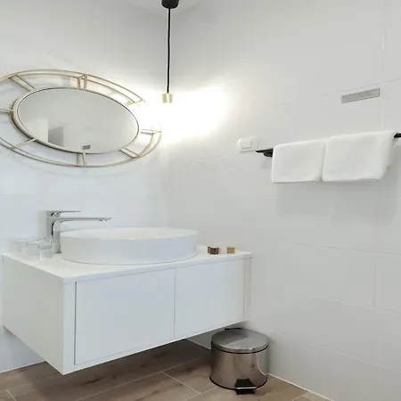 Dalmatia In With Swimming Pool, Cleaning Included Apartment Preko