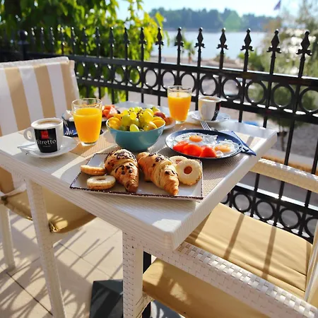 Dalmatia In With Swimming Pool, Cleaning Included شقة