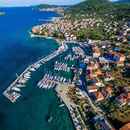 Dalmatia In With Swimming Pool, Cleaning Included *